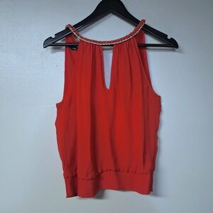 Bebe Womens Keyhole Halter Semi Crop Top GoldTone Chain Elastic Hem Red Romantic